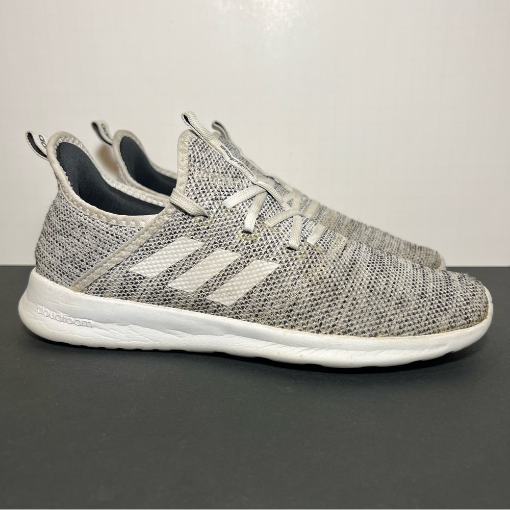 Womens ADIDAS Cloudfoam Pure Gray Athletic Shoes / Size 8.5